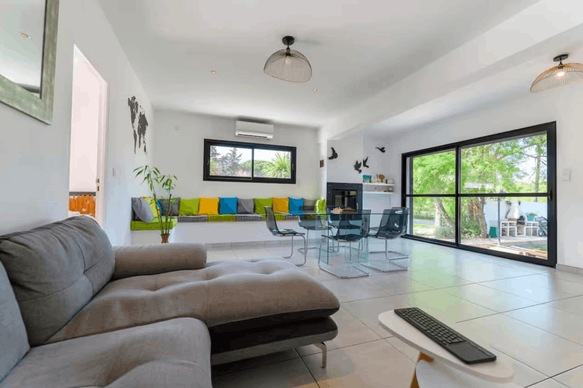Conciergerie immobilière Villa Grabel salon